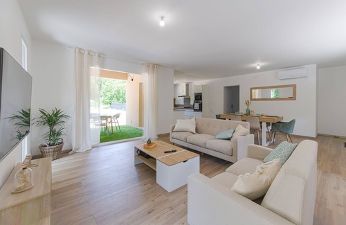 Berrias-et-Casteljau House | Villa Esparots - Maison avec piscine privée