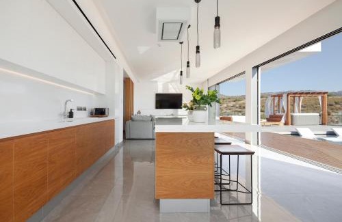 Peyia Town Villa | Villa Euphoria