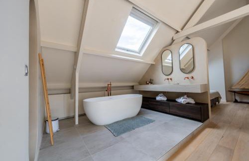 Ostend City Centre Bed & Breakfast | Villa Euphrosina boutique verblijf met verwarmd zwembad, sauna, vlakbij het strand van Oostende