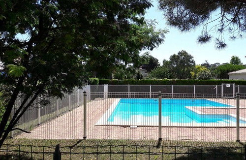 Saint-Palais-sur-Mer Villa | VILLA F4 (100m2) balcony, beach 300m, swimming pool, WIFI billiards table soccer
