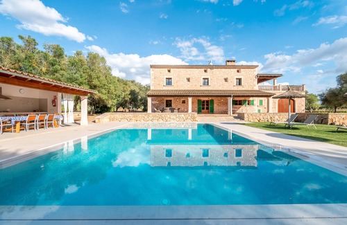 Campos Villa | Villa 'Fadri' with Mountain View, Private Pool and Wi-Fi
