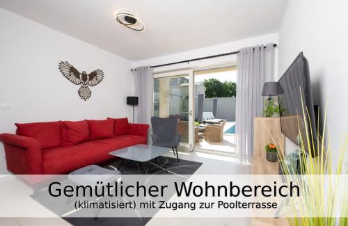 Tinjan Villa | Villa Falco für Familien, bis 6 Personen, 3 Schlafzimmer mit Bad en Suite, Pool mit Loungebereich, Grillterrasse, schnellem Wlan, 2 Parkplätze,