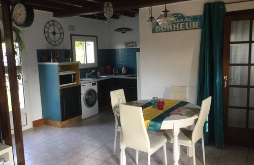 Saint-Gildas-de-Rhuys Villa | Villa familiale dans grand jardin arboré à 200 m de la plage et proche village.