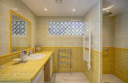 Fayence Villa | Villa Fayence- pool, garden and AC