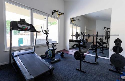 Poljica Villa | Villa Field Hill with Swimming Pool and Tennis Court