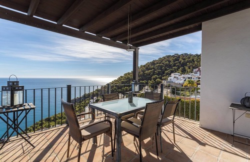 Almunecar Villa | Villa 'Five Star with Heavenly Views' with Sea View, Wi-Fi and Air Conditioning