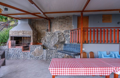 Sao Vicente Cottage | Villa Fontes 7 - Stone House