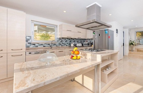 Kalkan Villa | Villa for 10, Superb Sea Views, Heated Pool, Sauna & Hamam. 5 Mins Walk to Sea!