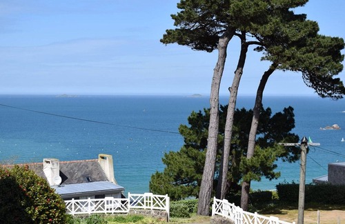 Perros-Guirec House | Villa for 13 with garden, WIFI, pets allowed in Perros-Guirec