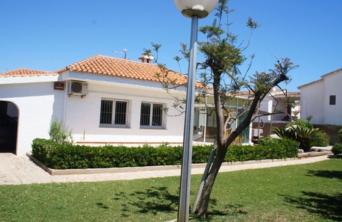 Vinaros Ski Chalet | Villa for 8 people with private pool.