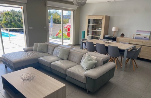 Saint-Genies-de-Fontedit Villa | Villa Avec un Grand Jardin et Piscine à St Genies de Fontedit