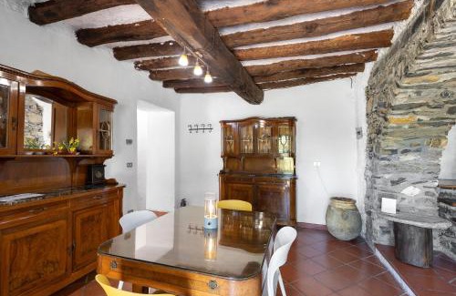 Rezzo House | Villa Franca Nature Holidays