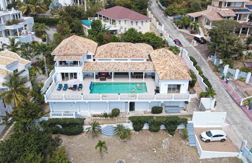 Pelican Key Villa | ☀️🌴Villa Francais - Large villa with ocean view