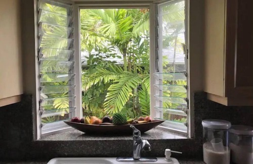 Kalama Tract Villa | Villa Frangipani Tropical Beachside Retreat Kailua