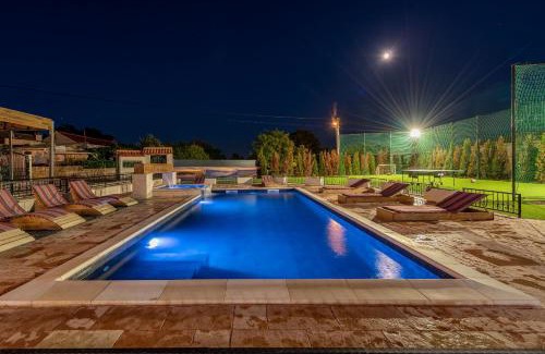Vir Villa | Villa Frenky ZadarVillas