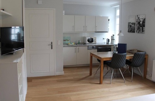 Wyk auf Foehr Apartment | Villa Friedericia, apartment 2-raised ground floor on the right - living in a villa