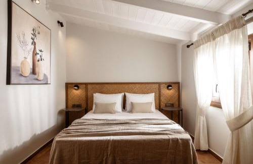Pigadhakia House | Villa Frontale - Restored Villa with Pool Perfect for 4 Nestled Next to a Traditional Olive Mill and Local Farms Offering Authentic Hospitality and Organic Delights By Villa Mana Gers