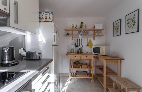 Velilla-Taramay Villa | Villa Fuentes with Sea View, Shared Pool & Wi-Fi
