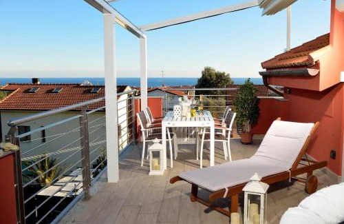 Loano House | Villa Giovanna con terrazza panoramica, Jacuzzi e sauna