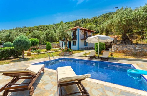Skopelos Town Villa | Villa Glysteri: Large Private Pool, Walk to Beach, A/C
