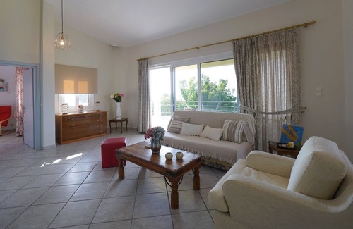 Pangaio Villa | villa infrond of private beach with crystal water outdoor pool with hydromassage