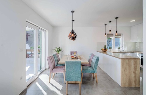 Prolozac Villa | Villa Great Escape - Three Bedroom Villa, Sleeps 8