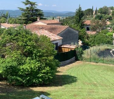 Greoux-les-Bains Apartment | Villa greoux