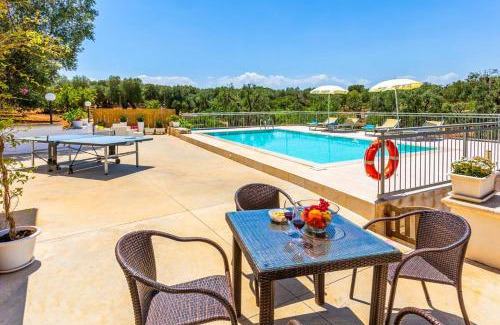 Carovigno Villa | Villa Guglielmo by Villa Plus