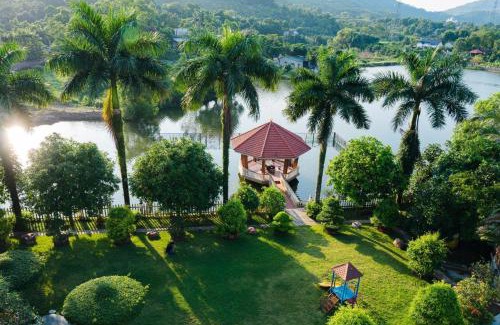 Luong Son Villa | Villa Hồ Đồng Quýt - Venuestay