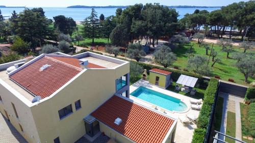 Valbandon Villa | Villa HAPPY