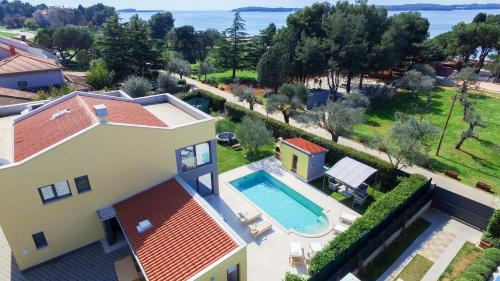 Valbandon Villa | Villa HAPPY