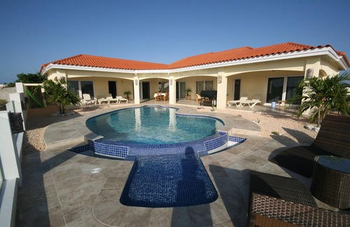 Esmeralda Villa | Villa Heaven On Earth breathtaking view private pool clean 4 br +studio optional