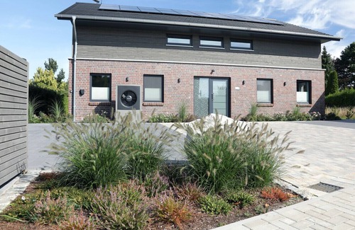 Dorfmark Apartment | Villa Heidetraum, 20 guests, sauna, pool
