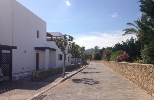 Lardos Villa | Villa Helios with Private Pool and Garden with Barbecue and Free Wi-Fi