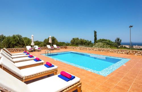 Akrotiri Villa | Villa Horizon by Villa Plus