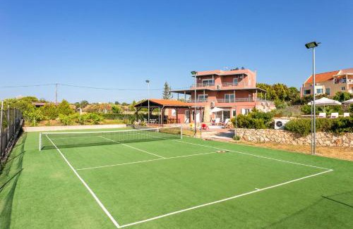 Akrotiri Villa | Villa Horizon by Villa Plus