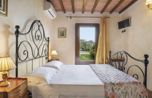 Margine Coperta-Traversagna House | Villa I Cipressi by Interhome
