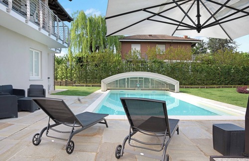 Montaldo Roero Villa | Villa 'Il Riccio E La Castagna' with Private Pool, Wi-Fi and Air Conditioning