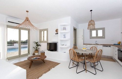 Plaka Villa | Villa ILI - An Uncompromised luxurious escape