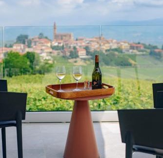Castiglione Tinella Villa | Villa Immersa Tra Le Vigne Con Piscina Riscaldata