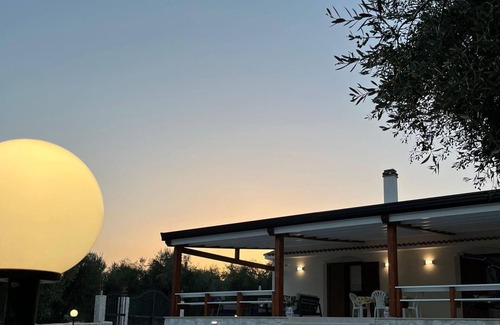 Monte Sant'Angelo Villa | Villa immersed in the green of the ancient olive trees of Gargano