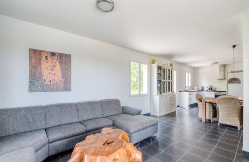 Sainte-Foy-de-Longas Villa | Villa in Aquitaine with Pool & BBQ