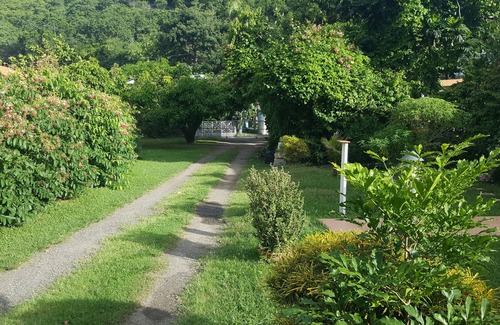 Le Carbet House | VILLA IN A GARDEN OF GREENERY, IN THE PEACE BETWEEN SEA AND MOUNTAIN