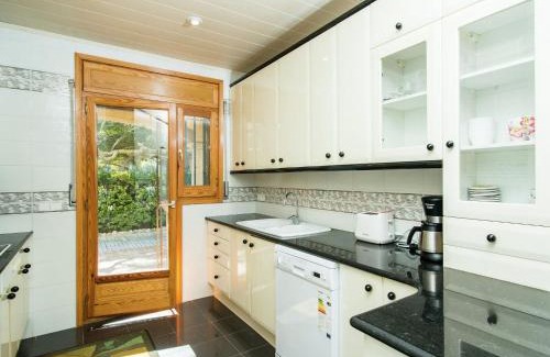 Sant Pere Pescador House | Villa in Bay of Roses with Private Pool