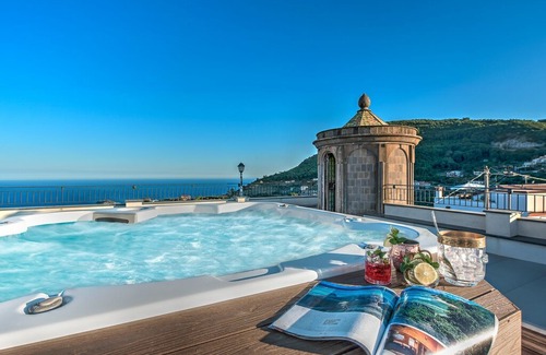 Sant'Agnello Villa | Villa in Colli Di Fontanelle with 5 bedrooms sleeps 10
