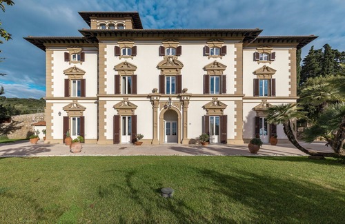 Campiglia Marittima Villa | Villa in Castelvecchio with 7 bedrooms sleeps 14