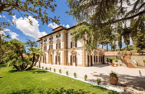 Campiglia Marittima Villa | Villa in Castelvecchio with 7 bedrooms sleeps 14