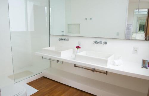Copacabana Villa | Villa in Copacabana with stunning views over the Copacabana stripe