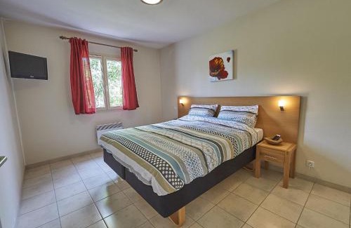 Lanzac House | Villa in France with Private Garden