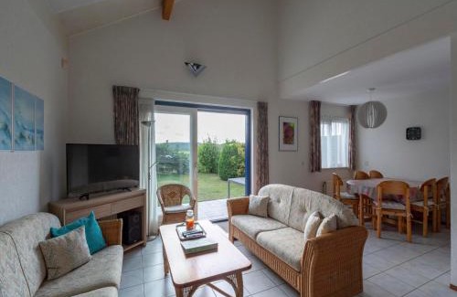 Julianadorp aan zee Villa | Villa in Julianadorp near Sandy Beach